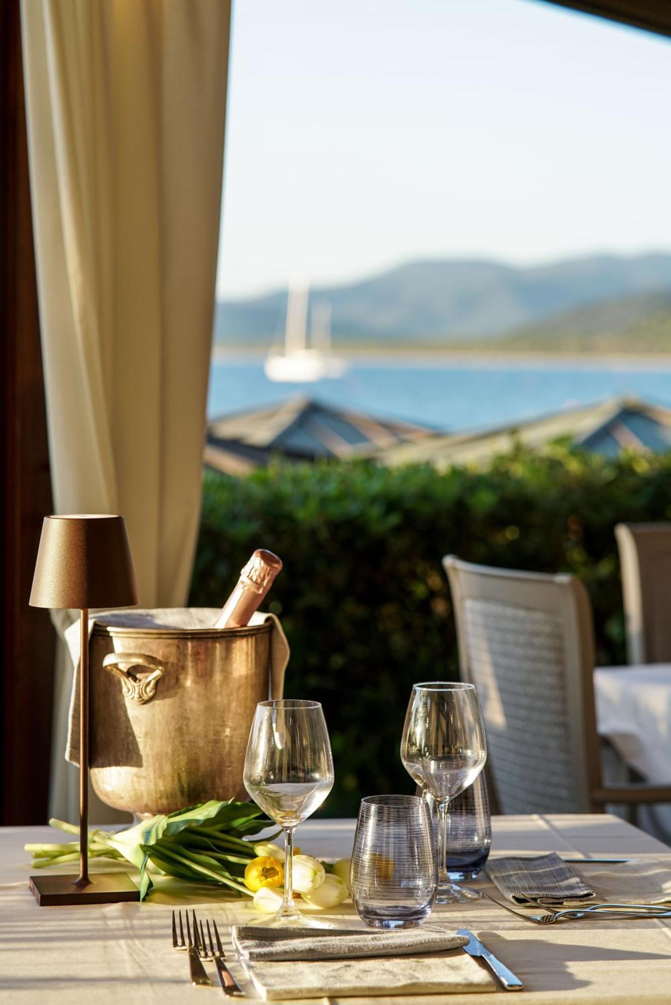 La Bussola Beach Hotel ปุนตาอาลา ภายนอก รูปภาพ