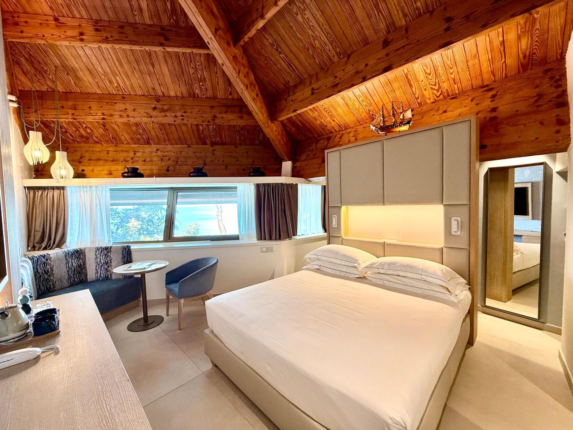 La Bussola Beach Hotel ปุนตาอาลา ภายนอก รูปภาพ